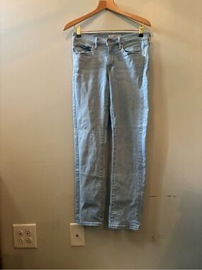 Levi's Classic Straight Fit Light Wash Denim Jeans Stretch Mid Rise Pants 6 Blue